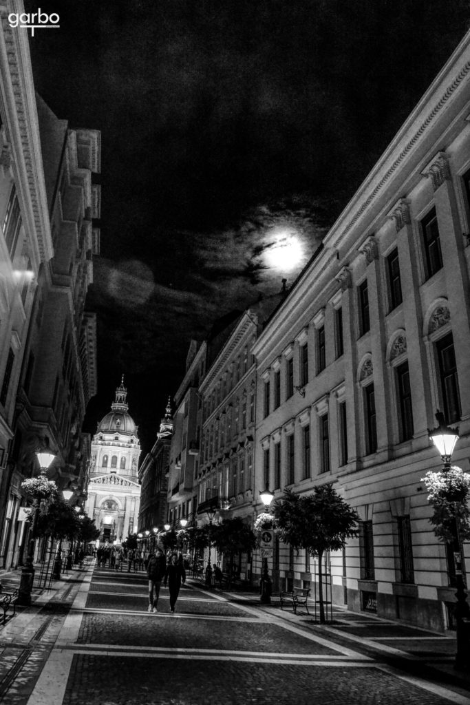 Full moon, Budapest