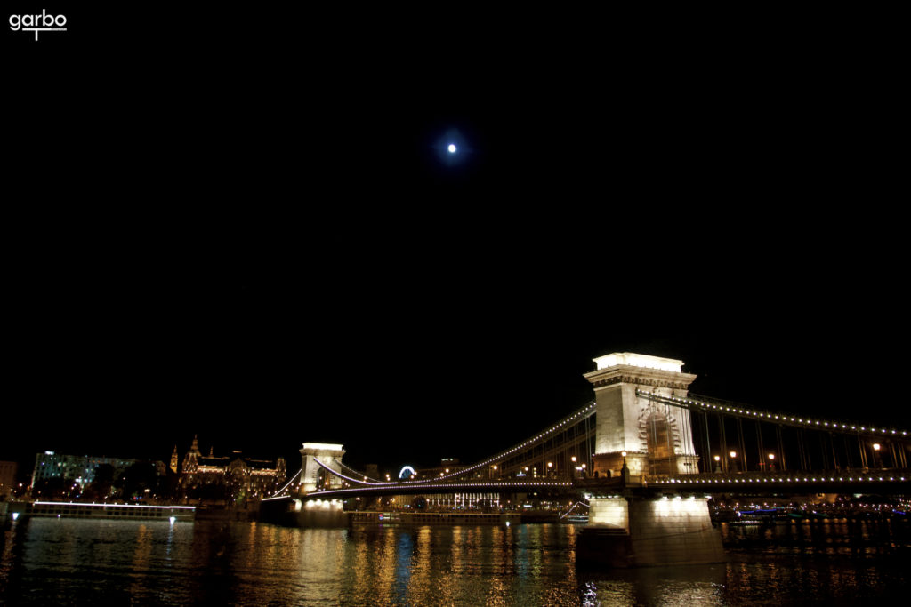 Moon and Bridge of Chains, Budapest